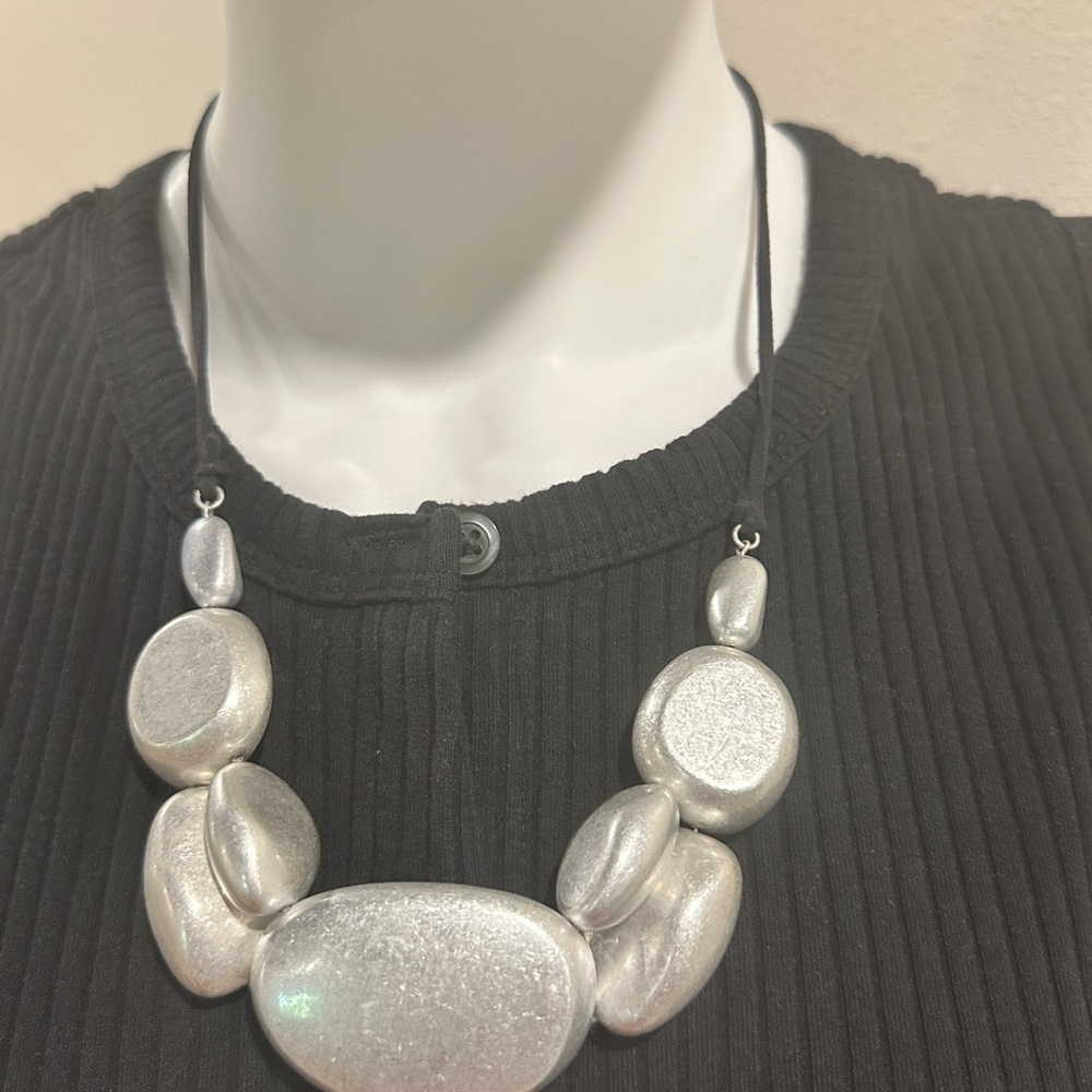 NWT Jones of New York Brushed Silver Statement Pebble Toggle Necklace